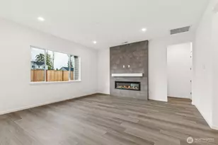 324 N 55th St, Mount Vernon, WA 98273 - Photo 3