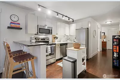 120 NW 39th Street #206, Seattle, WA 98107 - Photo 7
