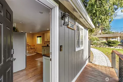 1819 S Marine Drive, Bremerton, WA 98312 - Photo 3