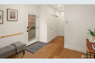 2337 10th Avenue E #D, Seattle, WA 98102 - Photo 9