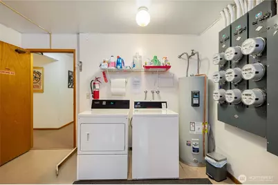 11521 Greenwood Avenue N, Seattle, WA 98133 - Photo 15