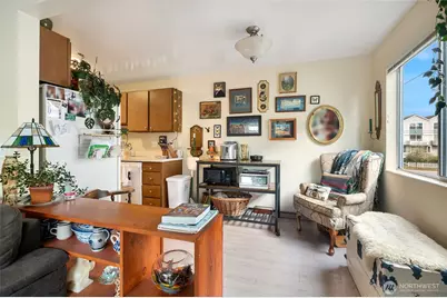 11521 Greenwood Avenue N, Seattle, WA 98133 - Photo 9