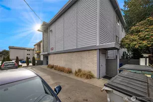 11521 Greenwood Ave N, Seattle, WA 98133 - Photo 3