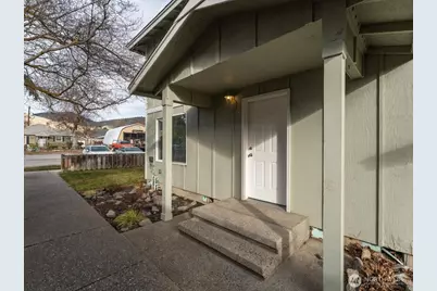 316 E Wapato Avenue #1, Chelan, WA 98816 - Photo 3