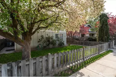 316 E Wapato Avenue #1, Chelan, WA 98816 - Photo 3