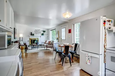 14043 Burke Avenue N, Seattle, WA 98133 - Photo 11