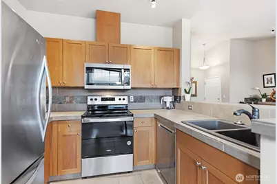 23420 SE Black Nugget Road #F302, Issaquah, WA 98029 - Photo 9