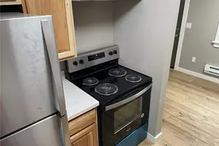 517 Burnett Ave S, Renton, WA 98057 - Photo 9