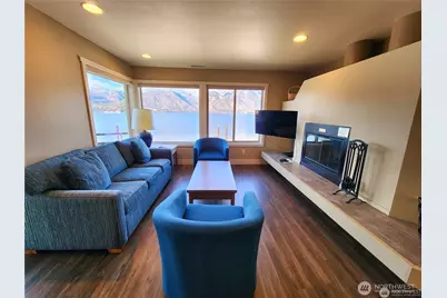 1 Lakeside 719-O, Manson, WA 98831 - Photo 3