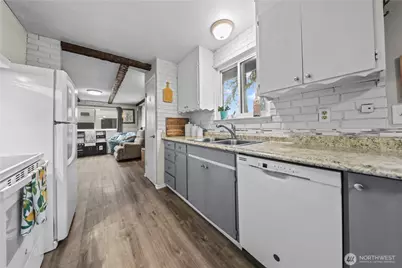 203 S 357th Street, Federal Way, WA 98003 - Photo 11