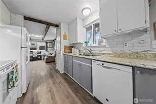 203 S 357th St, Federal Way, WA 98003 - Photo 11