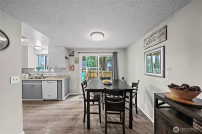 203 S 357th Street, Federal Way, WA 98003 - Photo 9