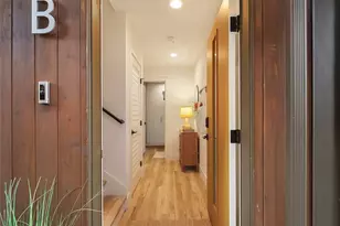 2113 6th Ave W, Seattle, WA 98119 - Photo 3