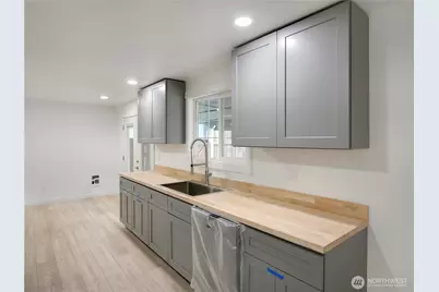 13647 197th Avenue SE, Renton, WA 98059 - Photo 9