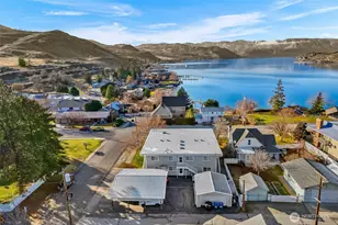 321 S 3rd St, Chelan, WA 98816 - Photo 29