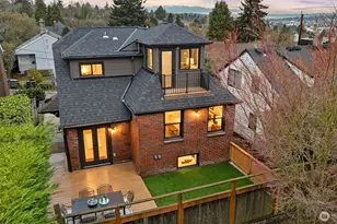 2512 Nob Hill Ave N, Seattle, WA 98109 - Photo 3