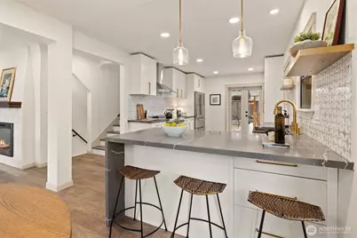 2512 Nob Hill Avenue N, Seattle, WA 98109 - Photo 15