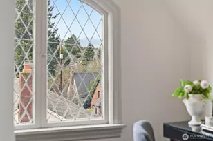 2512 Nob Hill Ave N, Seattle, WA 98109 - Photo 27