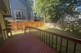 11752 Burke Ave N, Seattle, WA 98133 - Photo 7