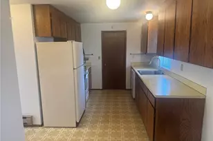 11752 Burke Ave N, Seattle, WA 98133 - Photo 3