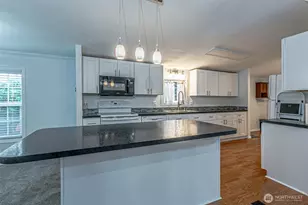 2412 S 371st St, Federal Way, WA 98003 - Photo 5