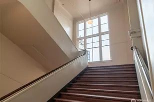 201 Galer St, Seattle, WA 98109 - Photo 17