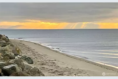 2625 W Beach Road, Oak Harbor, WA 98277 - Photo 37