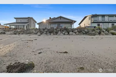 2625 W Beach Road, Oak Harbor, WA 98277 - Photo 23