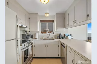 2625 W Beach Road, Oak Harbor, WA 98277 - Photo 13