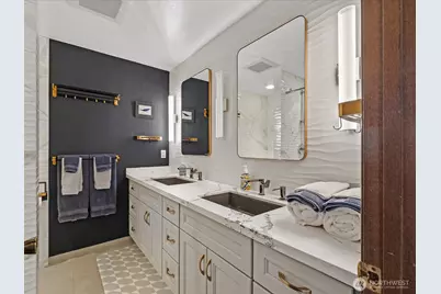 2625 W Beach Road, Oak Harbor, WA 98277 - Photo 17