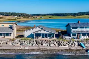 2625 W Beach Rd, Oak Harbor, WA 98277 - Photo 1
