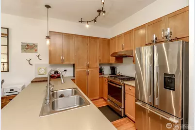 1840 25th Avenue NE #204, Issaquah, WA 98029 - Photo 13