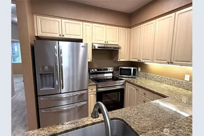 13000 Admiralty Way #B201, Everett, WA 98204 - Photo 7