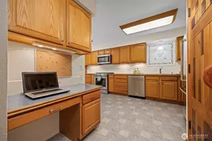 2400 Princeton Ct, Bellingham, WA 98229 - Photo 13