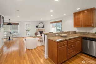 9209 Interlake Ave N, Seattle, WA 98103 - Photo 9