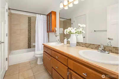 9209 Interlake Avenue N #A, Seattle, WA 98103 - Photo 19