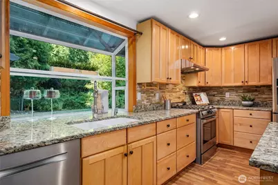 19602 NE 185th Street, Woodinville, WA 98077 - Photo 15