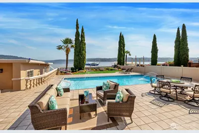 10936 Rainier Avenue S, Seattle, WA 98178 - Photo 3