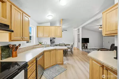 570 Ocean View Drive, Oak Harbor, WA 98277 - Photo 11