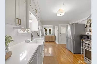 1301 Oakes Avenue, Everett, WA 98201 - Photo 13