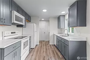 10621 S 12th Ave Ct S, Tacoma, WA 98444 - Photo 9