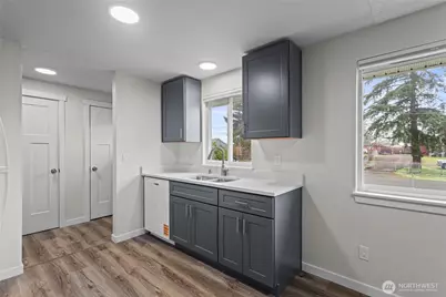 10621 S 12th Avenue Ct S, Tacoma, WA 98444 - Photo 11