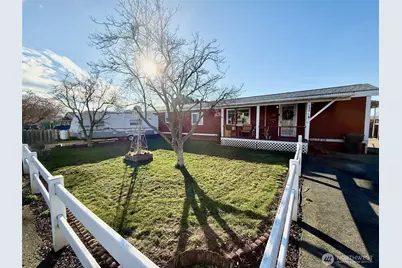 345 NE Della Avenue, College Place, WA 99324 - Photo 1