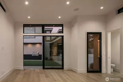 8024 NE 8th St, Medina, WA 98039 - Photo 31