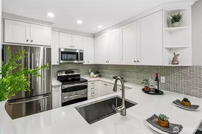 275 W Roy Street #119, Seattle, WA 98119 - Photo 11