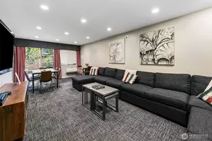 275 W Roy St, Seattle, WA 98119 - Photo 17