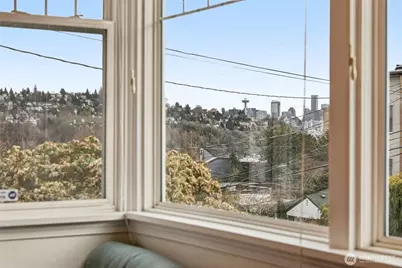 2418 W Boston, Seattle, WA 98199 - Photo 13