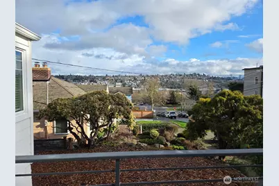 2418 W Boston, Seattle, WA 98199 - Photo 35