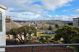 2418 W Boston, Seattle, WA 98199 - Photo 35