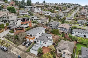 2418 W Boston, Seattle, WA 98199 - Photo 33